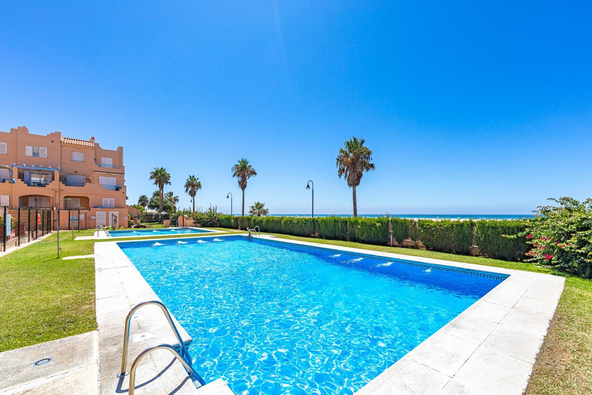 Beachfront, Pool, Terrace, Garage & Fibre Internet タリファ エクステリア 写真